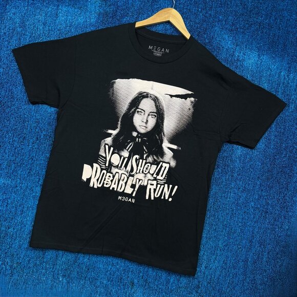 Megan “You Should Probably Run!” Graphic Horror Movie T-Shirt Size Large - Picture 3 of 5